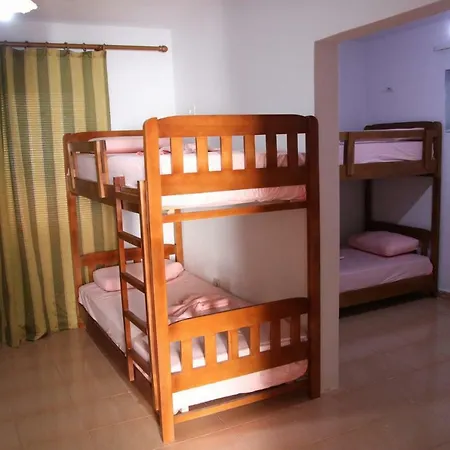 호스텔 Eden 티라나