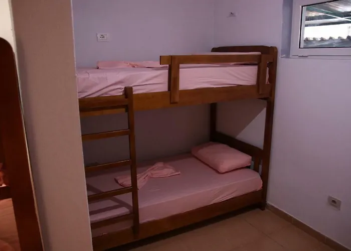 Eden Auberge de jeunesse *