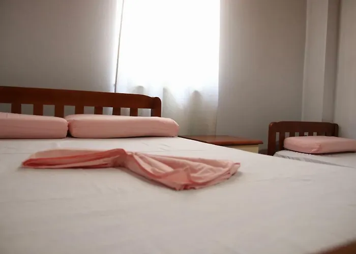 Eden Auberge de jeunesse *